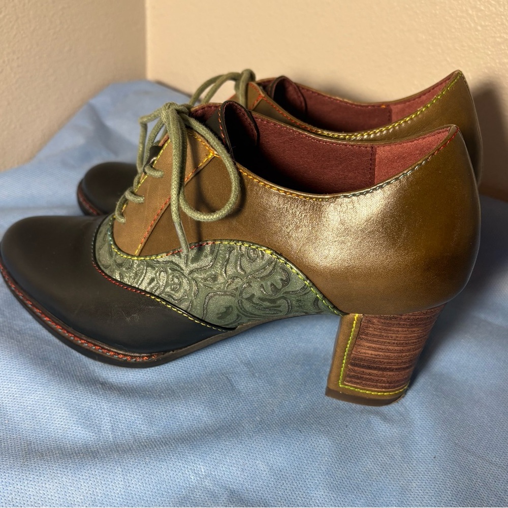 L’Artiste Lavada Bootie by spring step heeled Oxford, hand painted leather - Picture 6 of 16